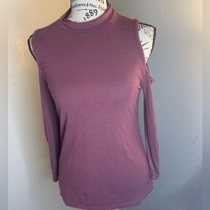 Cute long sleeve top!